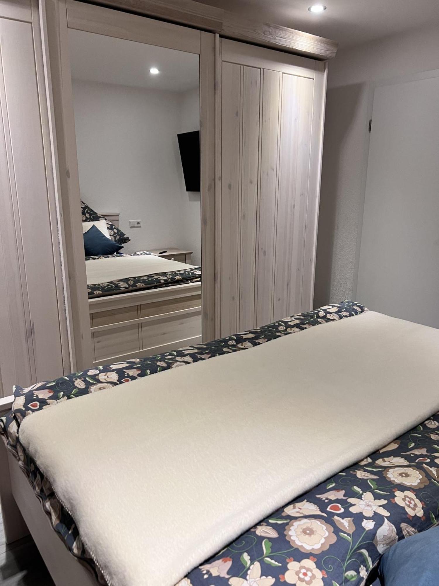 Ferienwohnung Bodenseesuite In Фридрихсхафен Номер фото